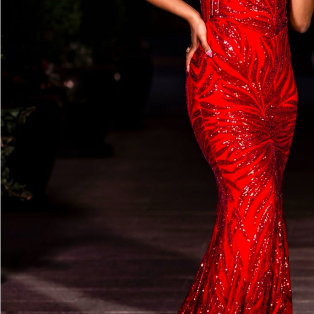 Elegant Red Sequin Evening Gown prom dress